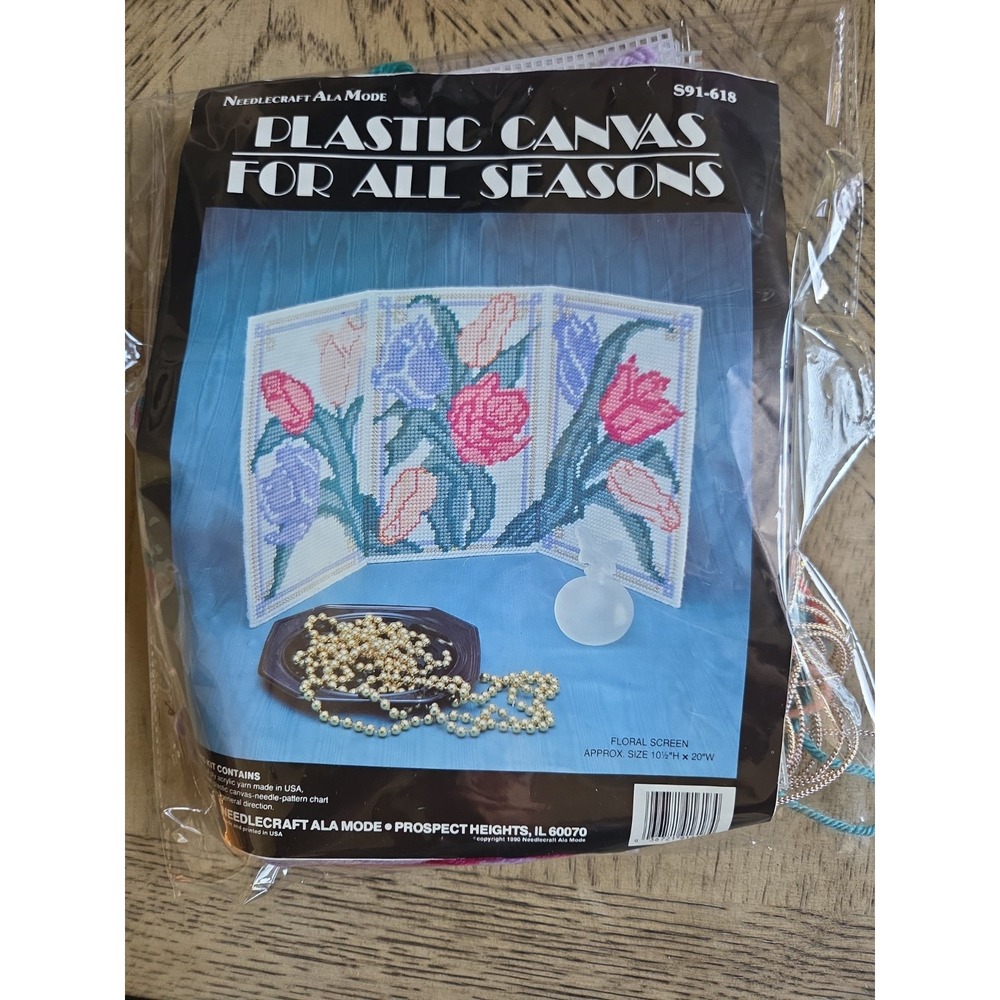 Vintage Needlecraft Plastic Canvas Kit For All Seasons Floral Screen #S91-618
